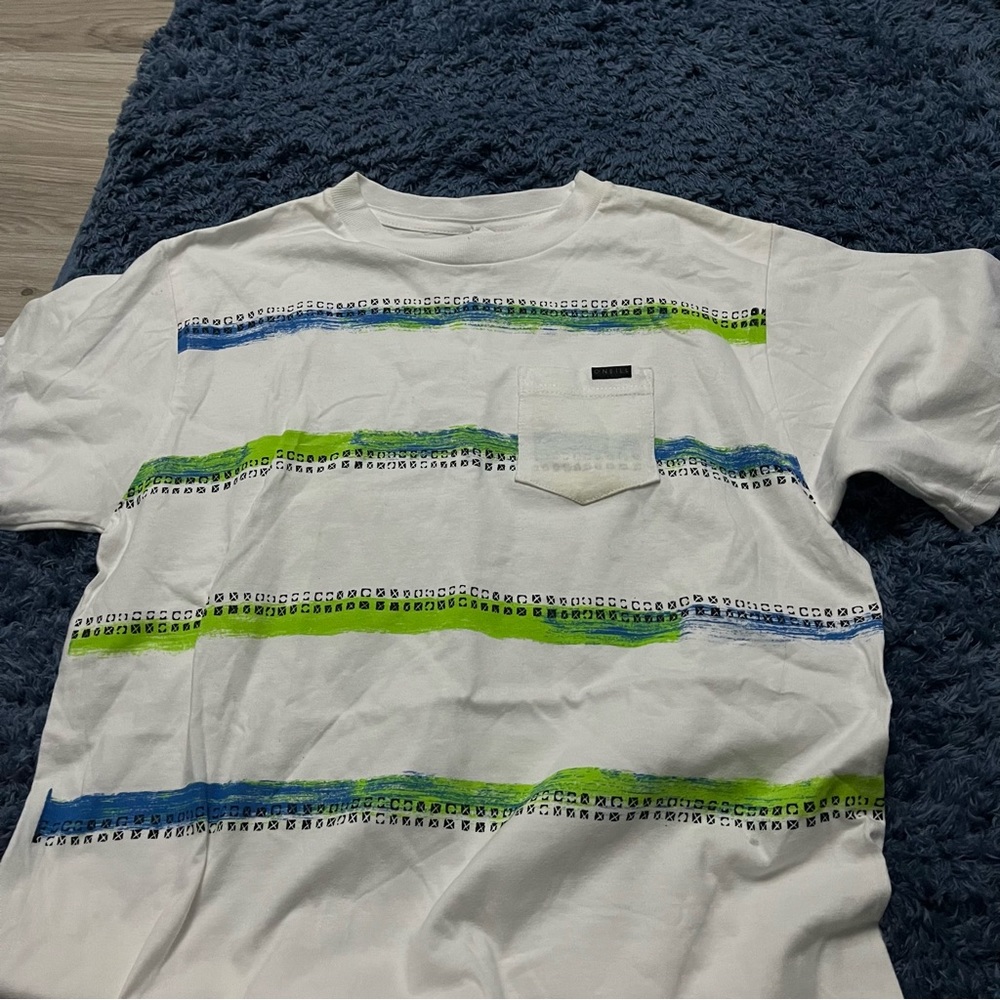 SALE💸 O’Neill boys white tshirt pocket stripes size Large *LOWEST PRICE*
